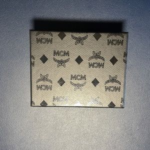 MCM men’s card holder